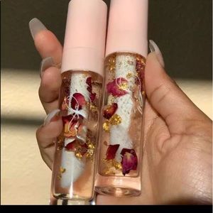Clear lipgloss with 24kt gold and roses